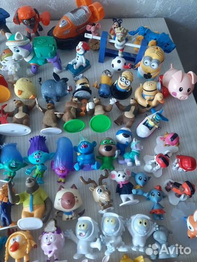 Коробка мелких игрушек 3,2 кг