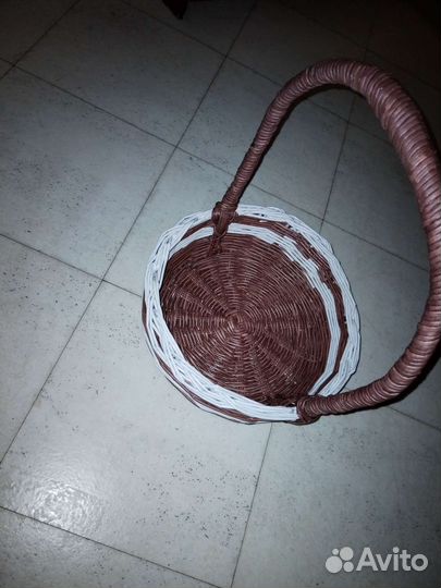 Плетеные корзинки из бумажной лозы