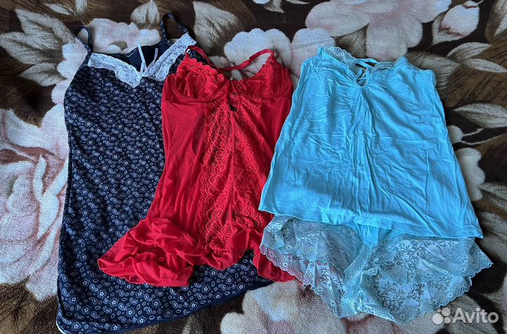 Отдам пакетом женские вещи