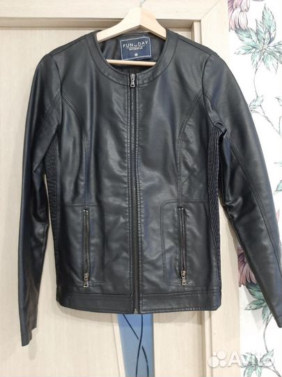 Кожаная куртка женская размер М