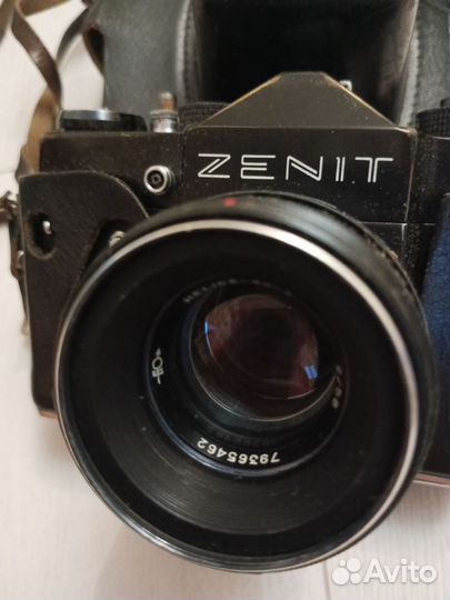 Фотоаппарат Zenit с объективом Helios-44-2