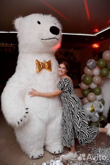 Белый мишка на поздравление