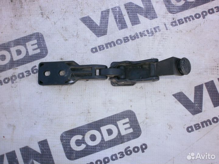 Замок задней форточки Nissan Terrano 2