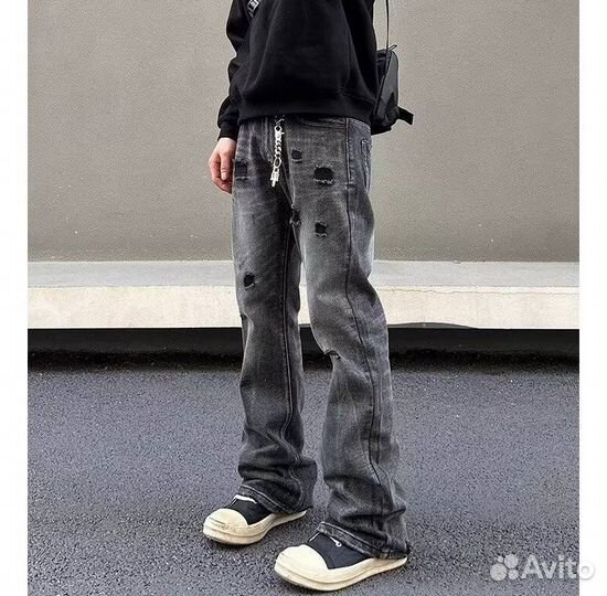 Джинсы Amiri Type Distressed