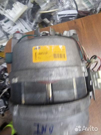 Двигатель indesit ACC 160018197.02 -6 контактов