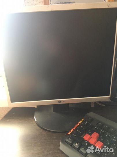 Монитор LG