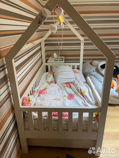 Детская кроватка домик бу