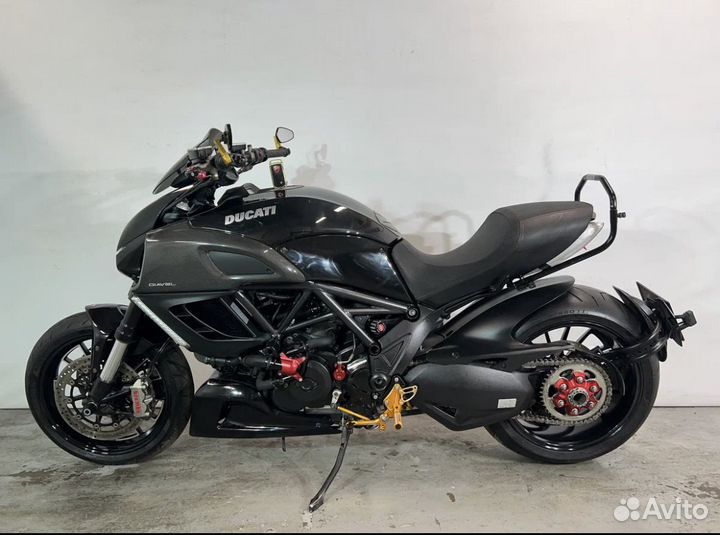 Ducati Diavel Carbon Год 2011