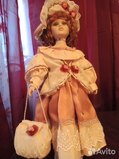 Кукла фарфоровая коллекционная