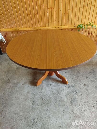 Кухонный стол