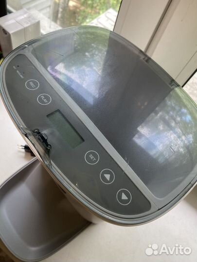 Автоматическая кормушка Petwant PF-102