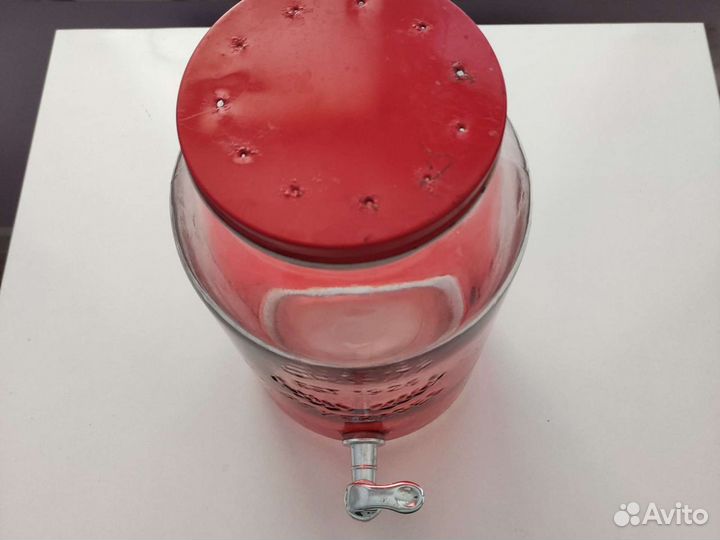 Банка с краником