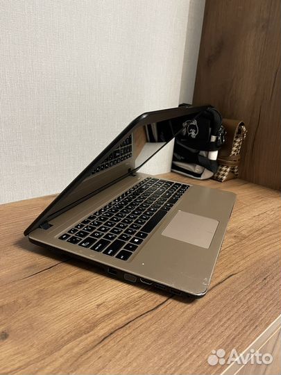 Офисный ноутбук Asus на SSD 240 гб