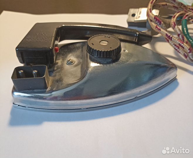 Утюг дорожный