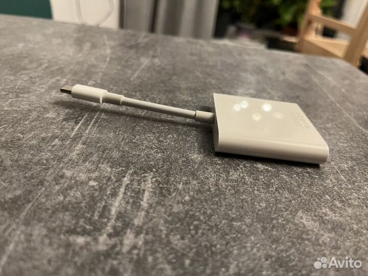 Apple USB-C digital av multiport adapter a1621