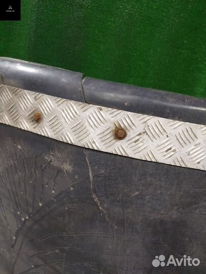 Подкрылок оси лев. Scania 4-Series 2004