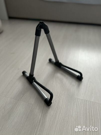 Подставка для гитары