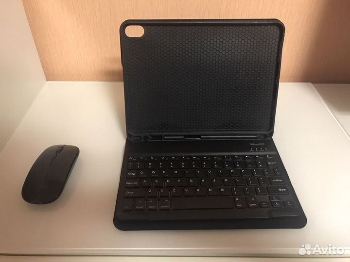 Беспроводная клавиатура и мышь