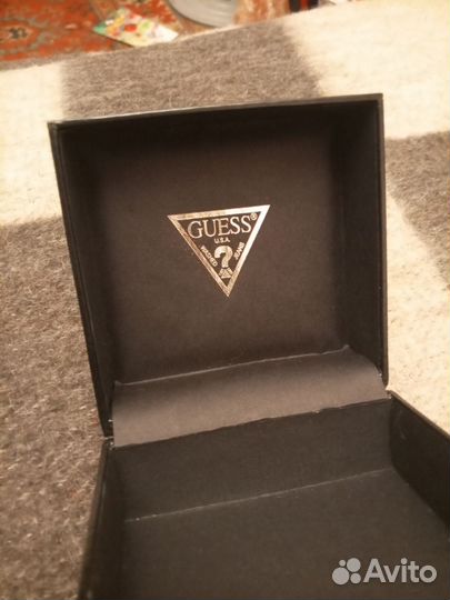 Часы Guess женские