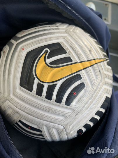 Футбольный мяч