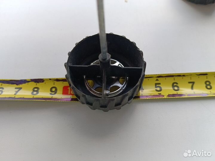 Запасные части для игрушечного автомобиля