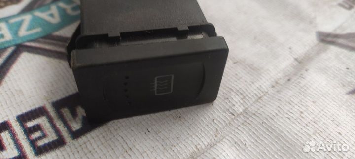 Кнопка отопителя лобового стекла Volkswagen Passat