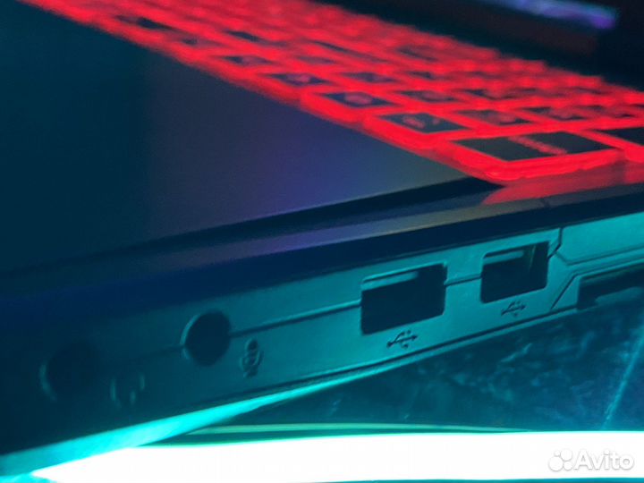 Игровой ноутбук MSI i7/8/256/GTX 1060 6GB