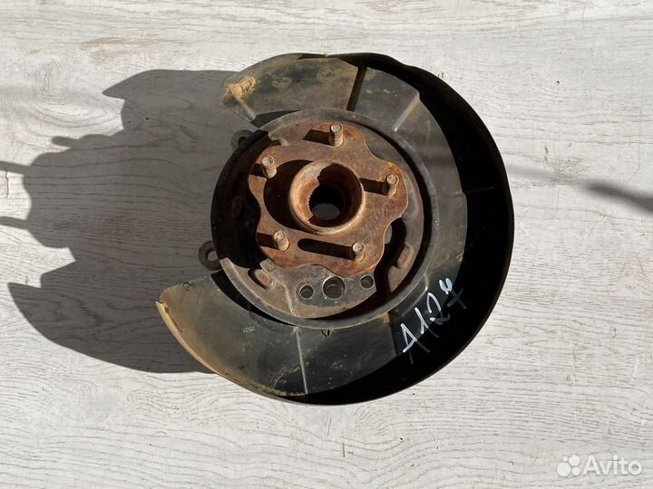 Infiniti FX 50 Цапфа задняя