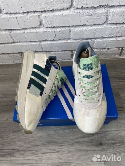 Кроссовки Adidas Retropy E5