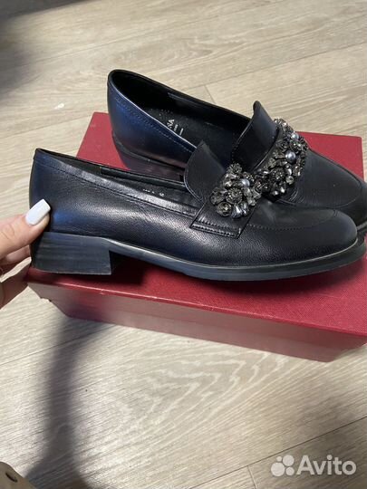 Лоферы женские