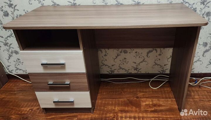 Стол компьютерный (