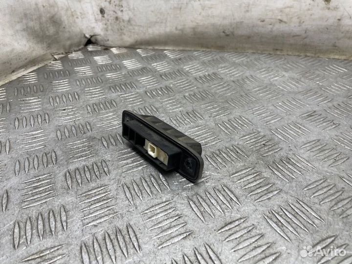 Кнопка открывания багажника Toyota Camry V50 2012
