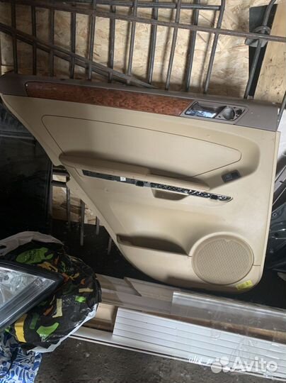 Обшива задней левой двери mercedes ml