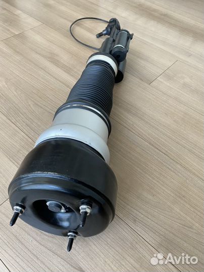 Пневмостойка Mercedes w221