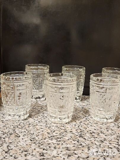 Хрустальные бокалы и стопки