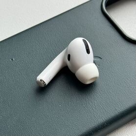 Левый наушник AirPods Pro