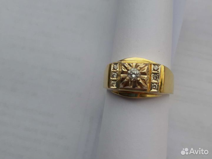 Мужская золотая печатка с бриллиантом