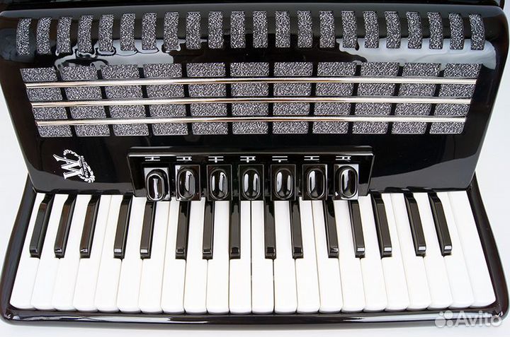 Opal-III-96/37-BK Opal Аккордеон 37/96/III/7/3, че