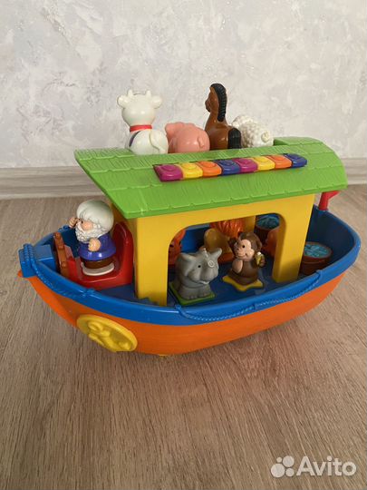 Корабль игрушка