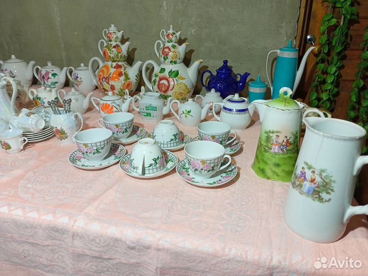 Фарфоровые чайники