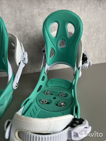 Женский сноборд 147 см + крепления для сноуборда