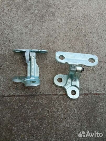 Land Rover Range Rover 405 левая петля двери