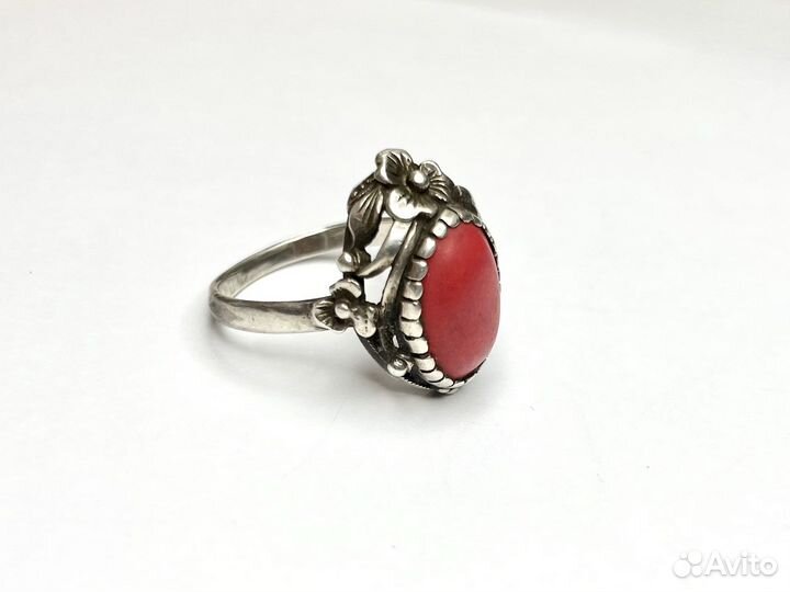 Серебряное кольцо
