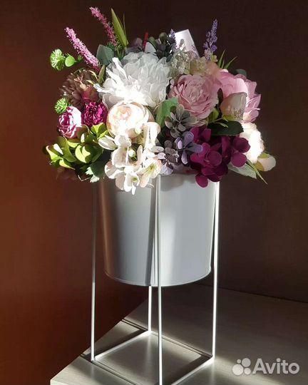 Интерьерная цветочная композиция