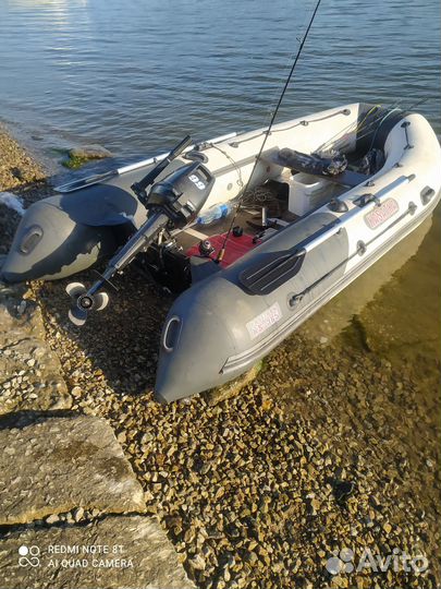 Лодка с мотором