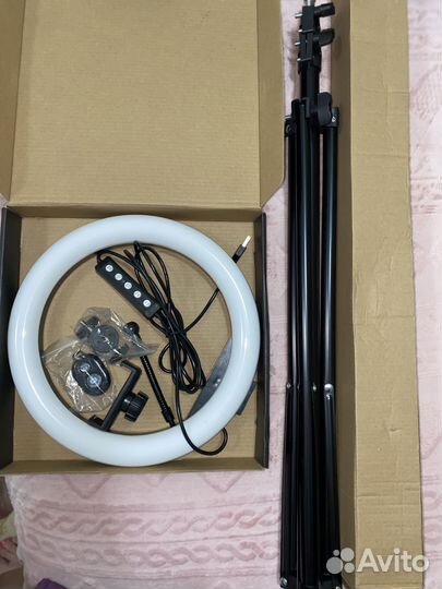 Продам цветную кольцевую лампу 26 см