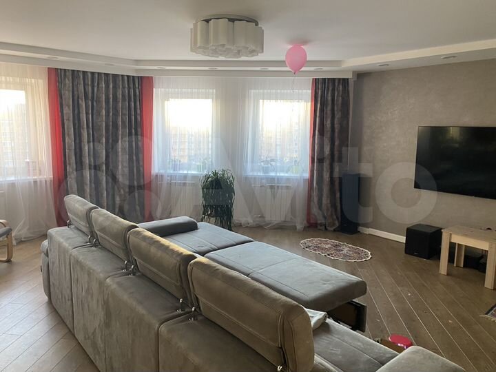 3-к. квартира, 118 м², 10/14 эт.