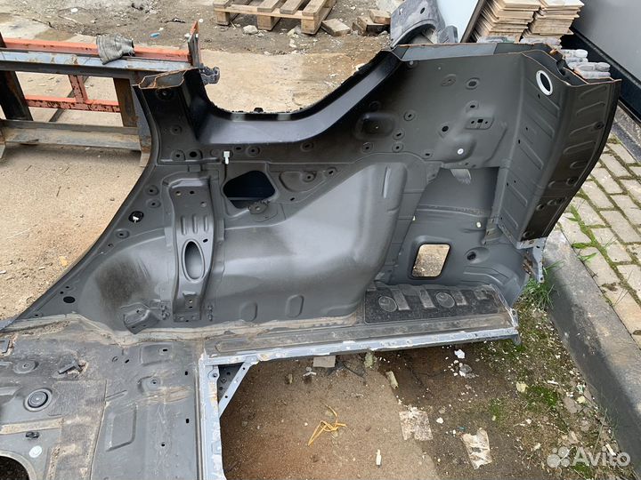 Крыло правое Четверть кузова заднее правое крыло