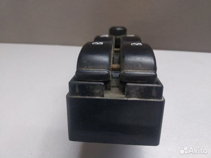 Блок управления стеклоподъемниками передний левый