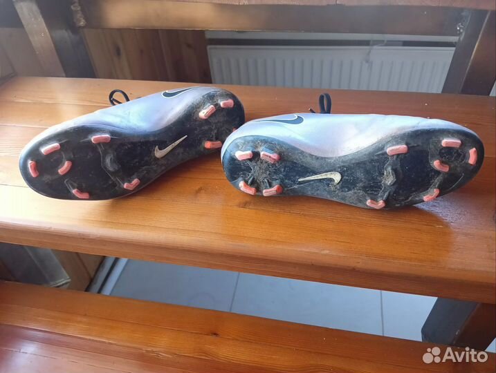 Детские футбольные бутсы